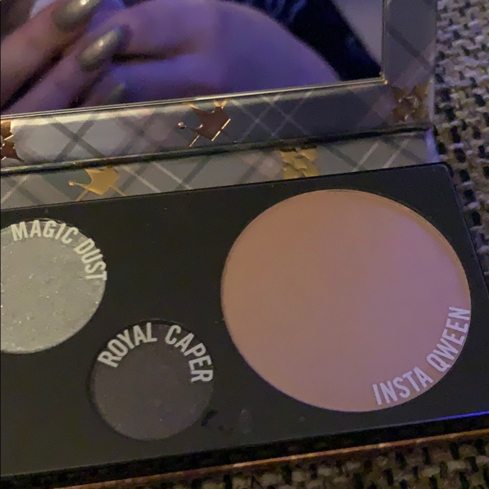 MAC qween supreme eyeshadow highlighter palette - Picture 6 of 8